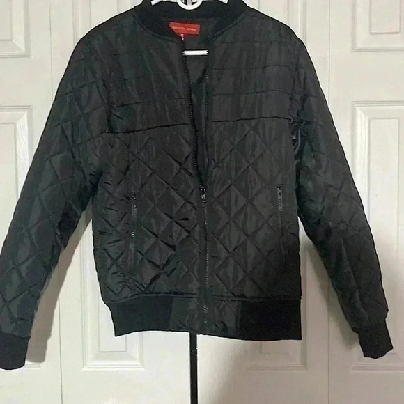 Saks Fifth Avenue Jackets & Blazers - Saks Fifth Avenue womans cropped black quilted puffy coat jacket Medium